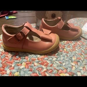 L'amour girl's shoes size 6 pastel pink
